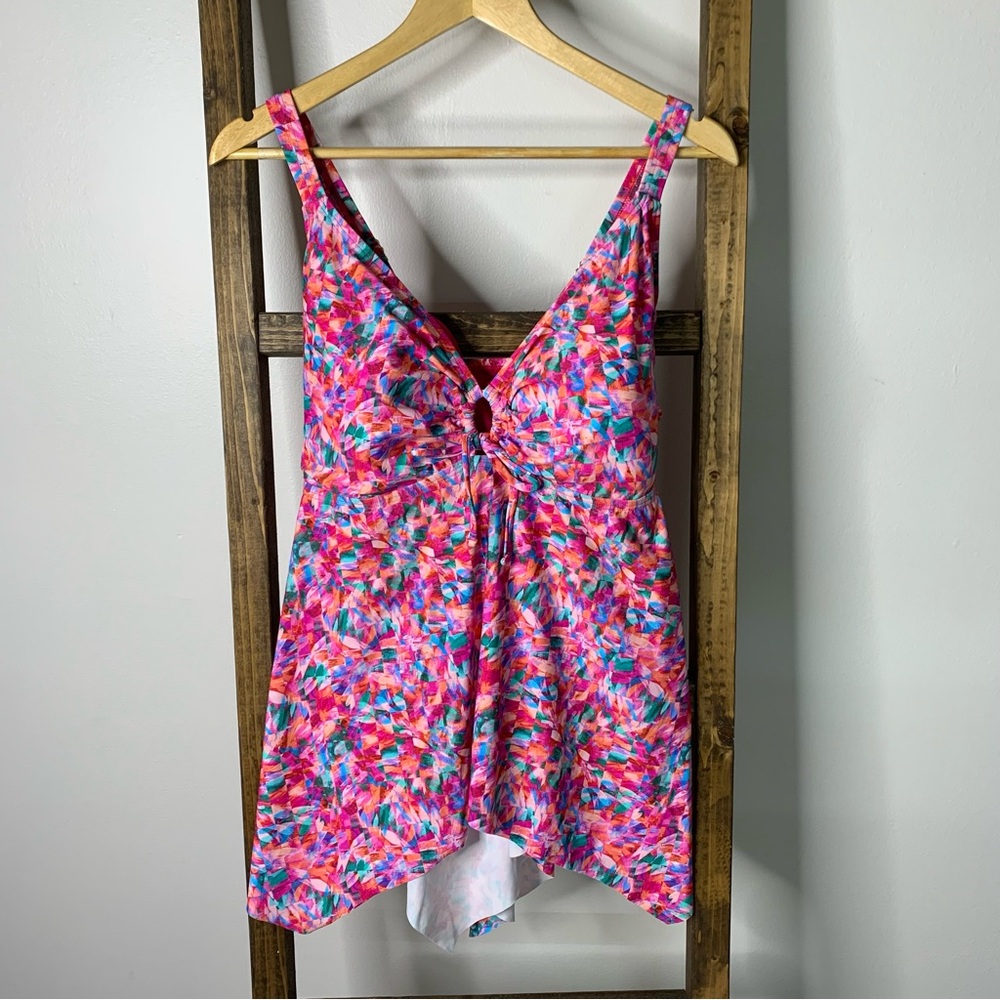 Sunsets Curve Vibrant Pink Multicolor Women's Swim Tankini Top